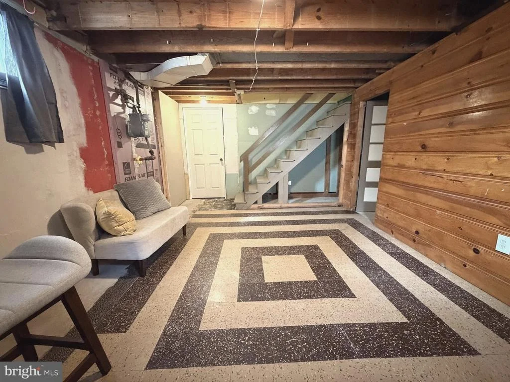 Photo of 6011 EASTERN PARKWAY
