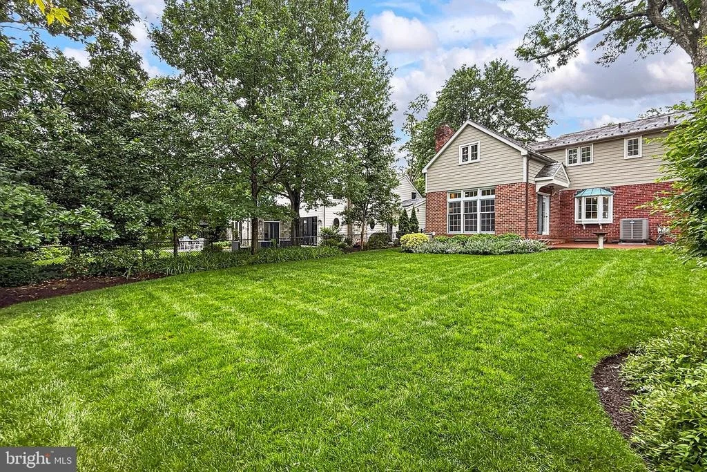 Photo of 809 ENDERBY DRIVE