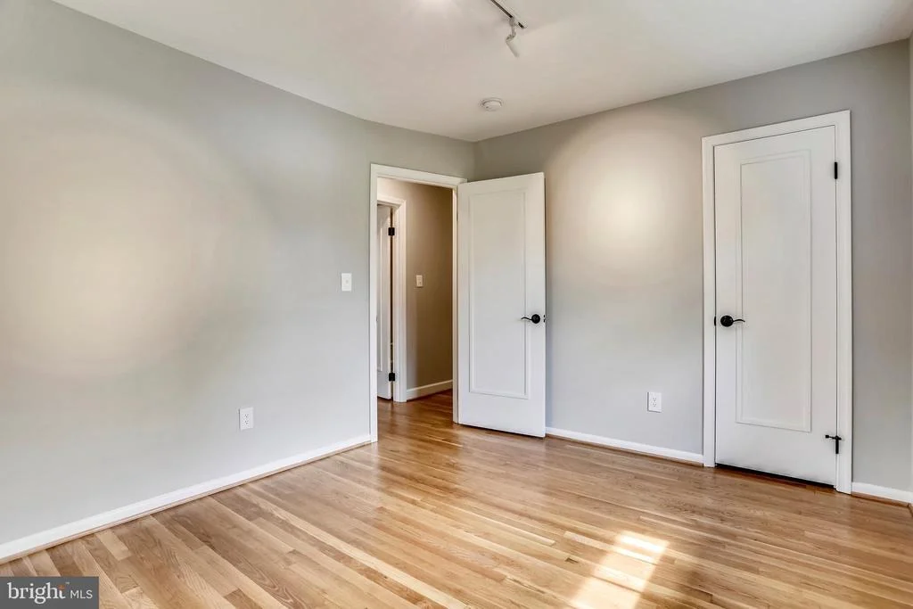Photo of 2816 SHANANDALE DRIVE