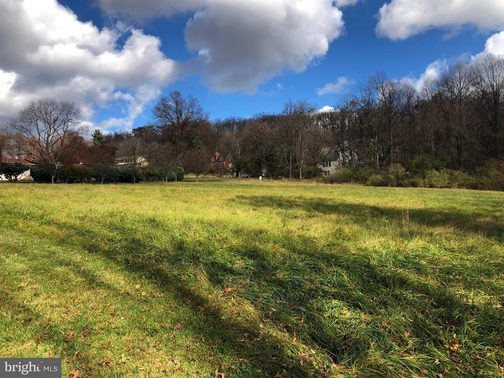 Photo of 4831 ROUND HILL ROAD