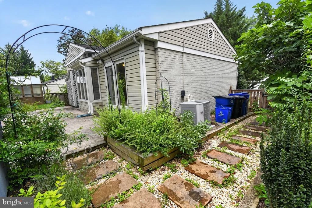 Photo of 8511 FREYMAN DRIVE