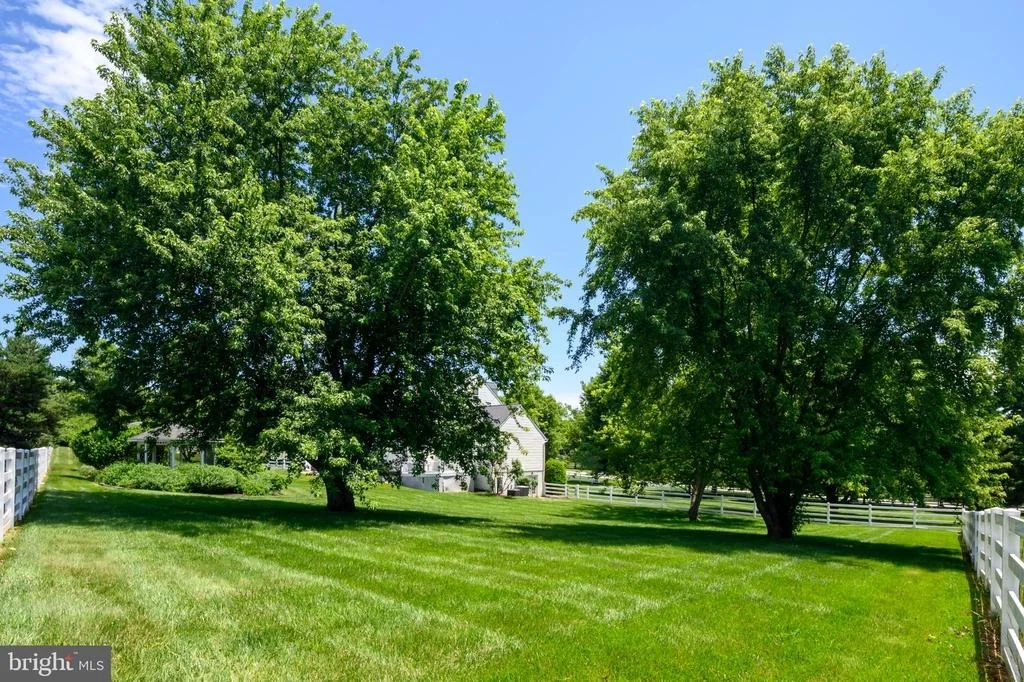 Photo of 6106 CHALLEDON CIRCLE