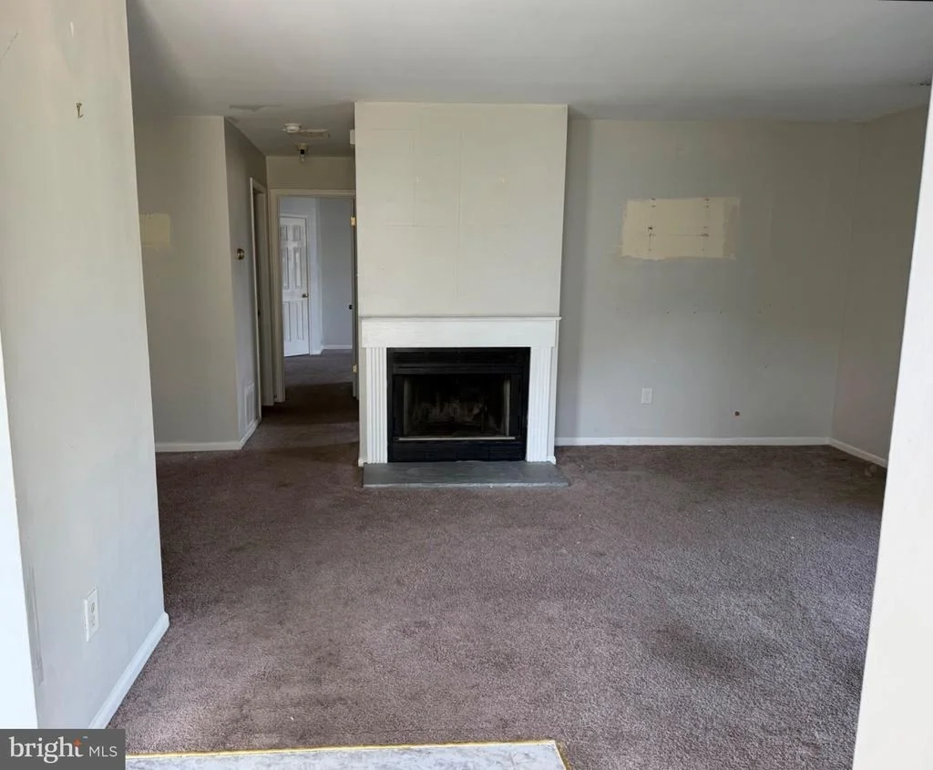 Photo of 547 CASCADE COURT