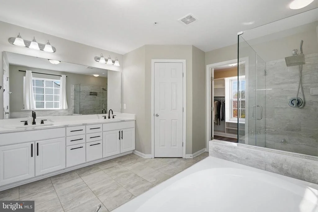 Photo of 23324 LINDSAY DRIVE