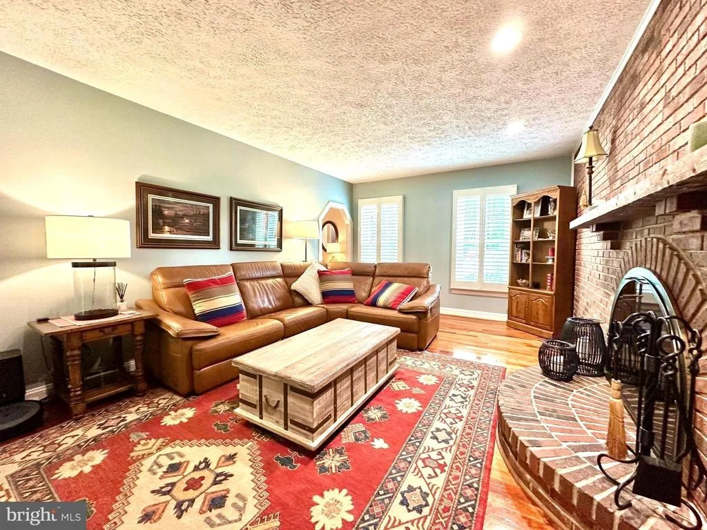 Photo of 616 SILVERSTONE COURT