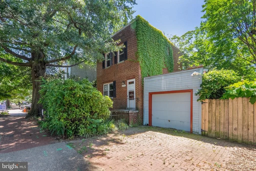 Photo of 609 INDEPENDENCE AVENUE SE