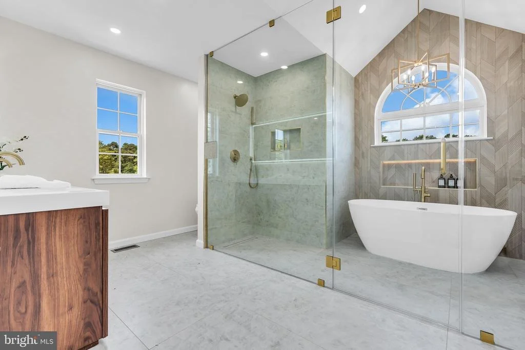 Photo of 1055 HUNTINGDON DRIVE