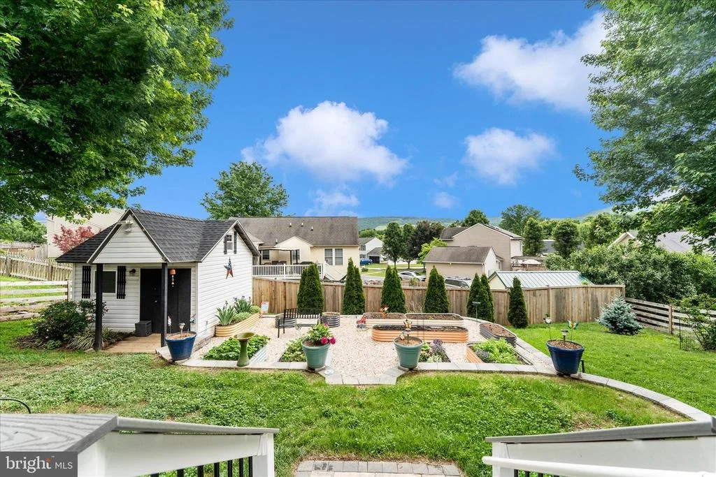 Photo of 31 AMANDA DRIVE