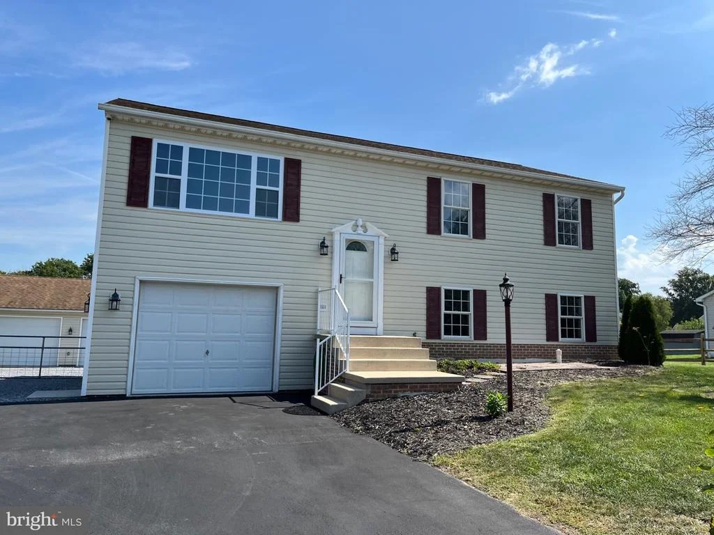 Photo of 15932 HIBISCUS DRIVE