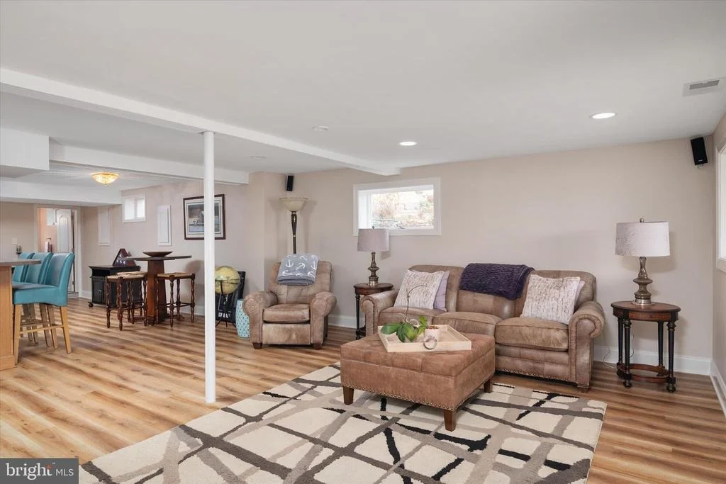 Photo of 394 NORTH DRIVE