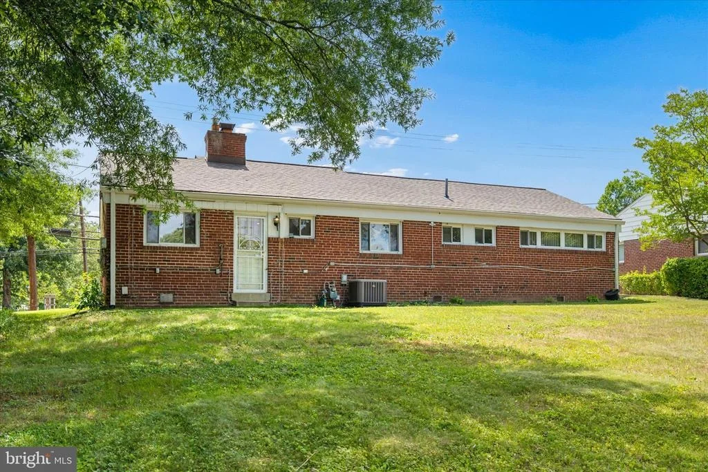 Photo of 6803 ADELPHI ROAD