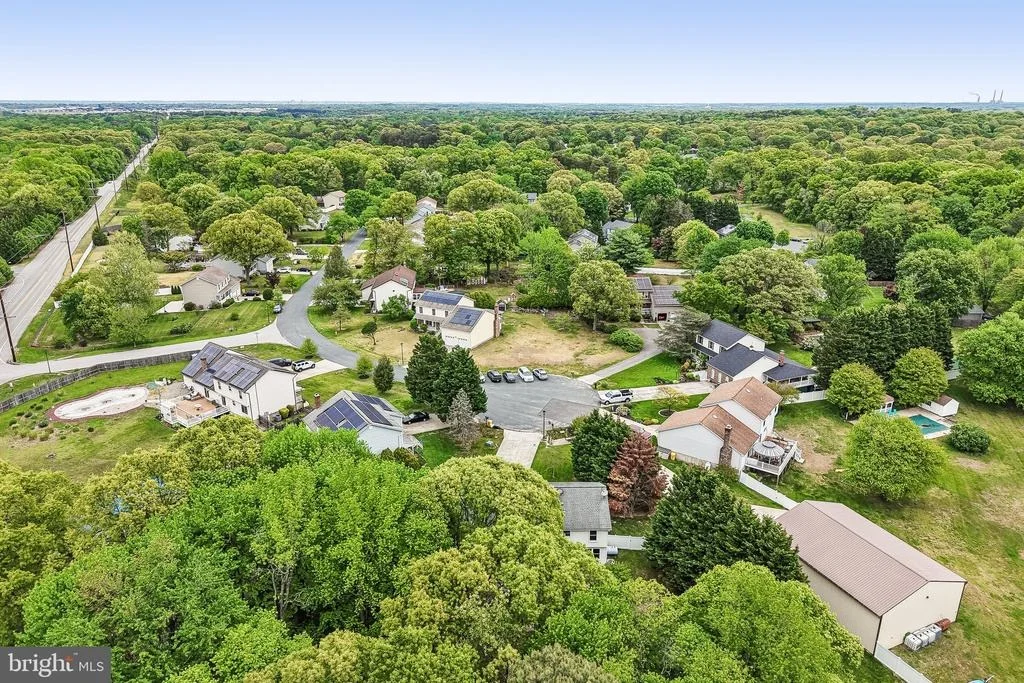 Photo of 592 EASON DRIVE