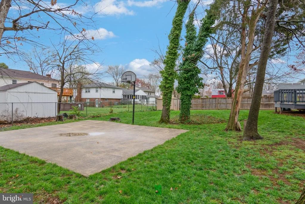 Photo of 9816 GREENVIEW LANE