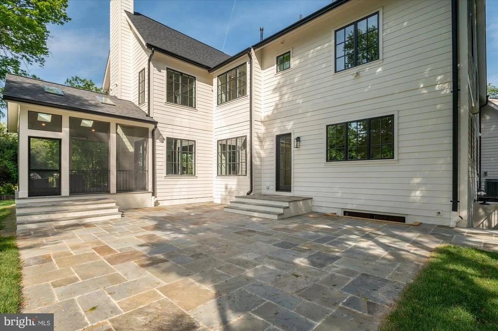 Photo of 1800 MONZA ROAD
