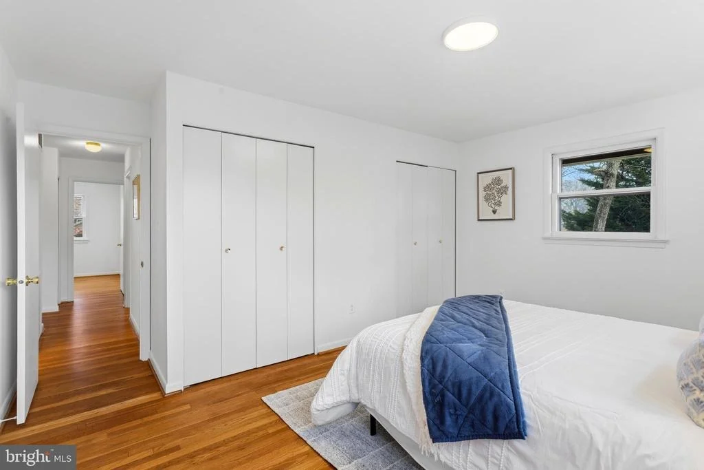 Photo of 11705 DEVILWOOD COURT