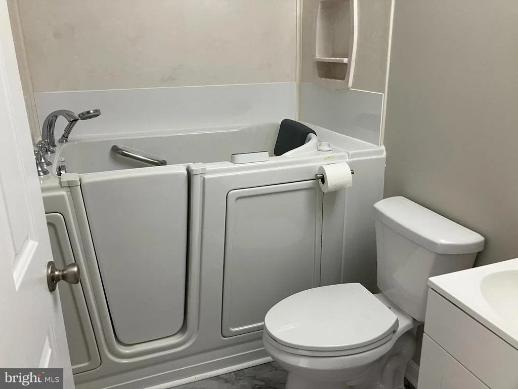 Photo of 114 BUCKINGHAM DRIVE