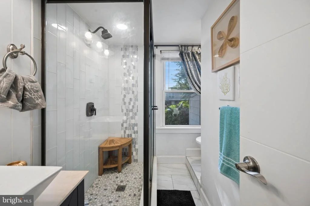 Photo of 3355 FALLS ROAD