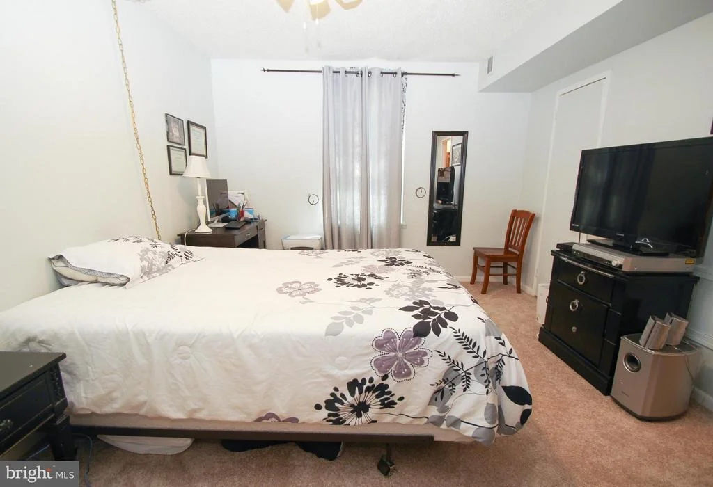 Photo of Unit 1B at 11658 STONEVIEW SQUARE