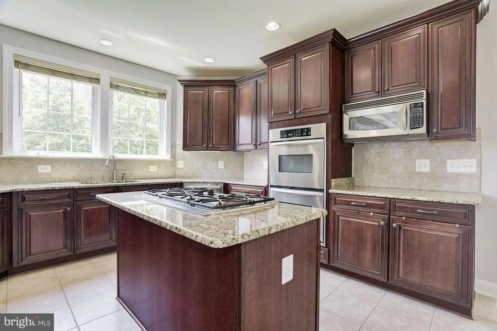 Photo of 44221 RIVERPOINT DRIVE