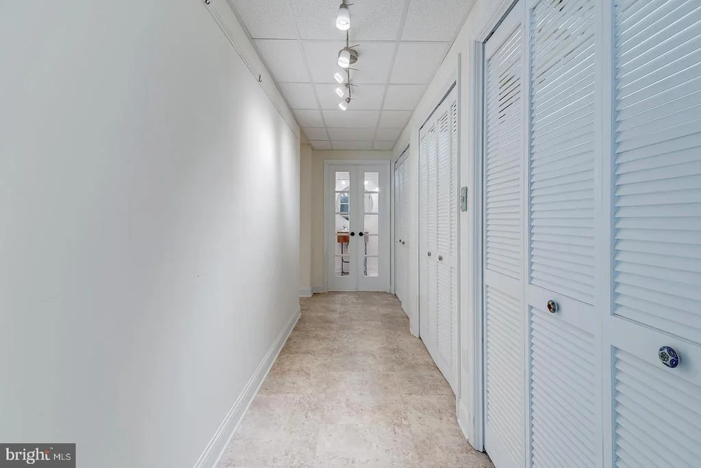 Photo of 142 W SHORE DRIVE