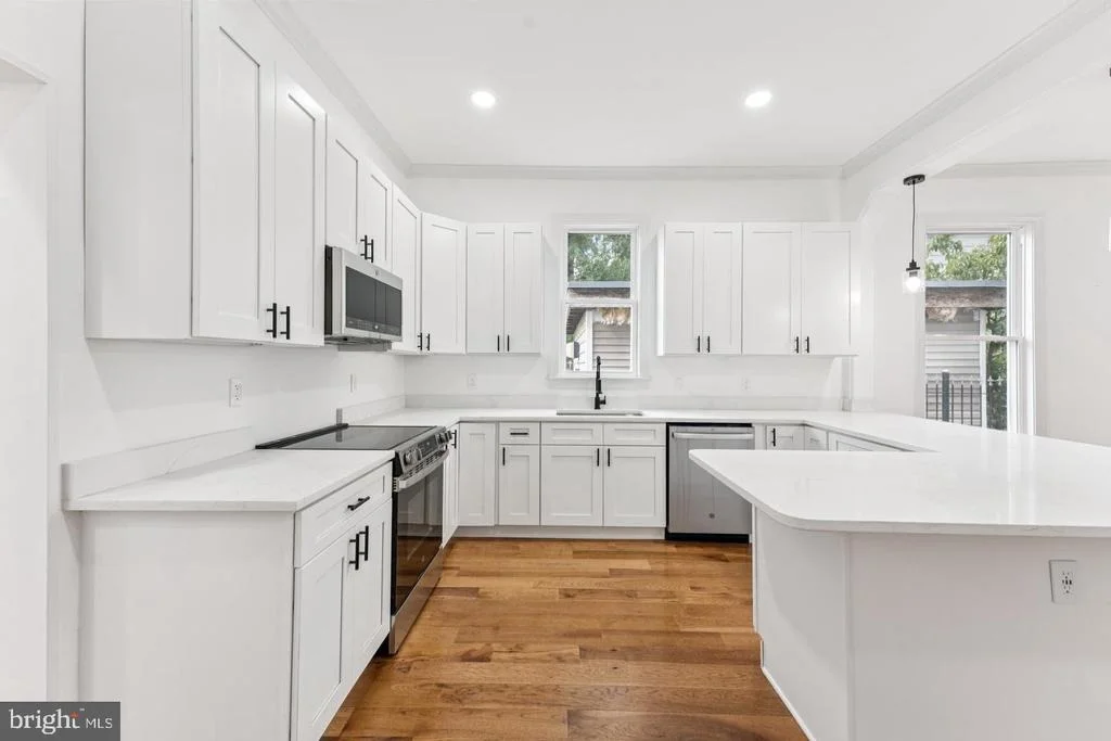Photo of 2105 4TH STREET NE