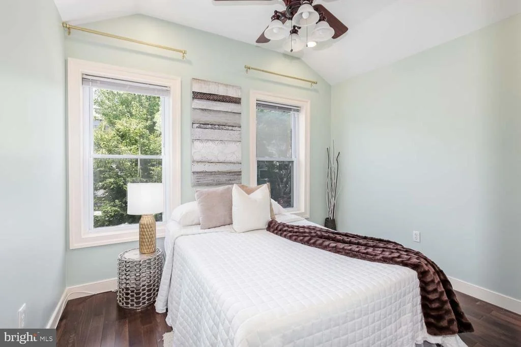 Photo of 1515 INDEPENDENCE AVENUE SE
