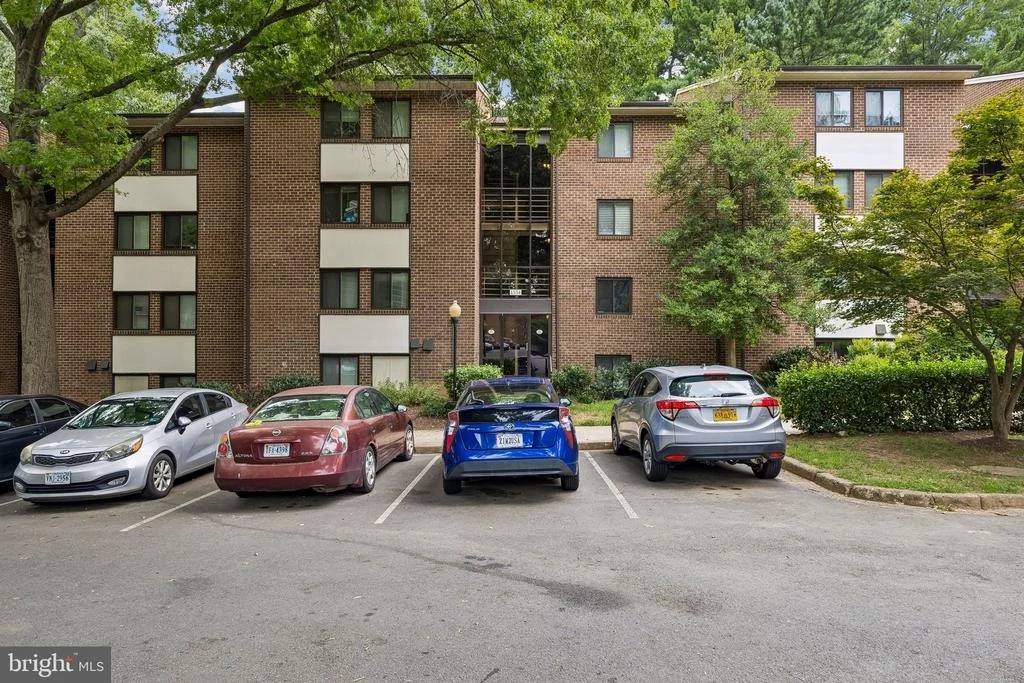 Photo of Unit APT1A at 1554 NORTHGATE SQUARE