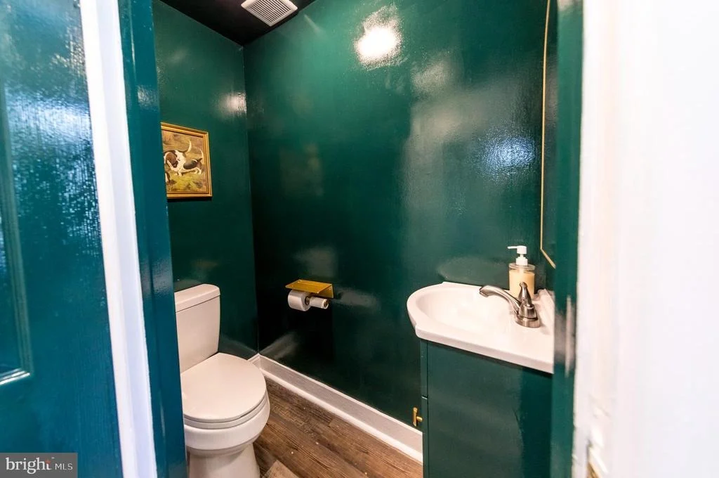 Photo of 1820 ARBUTUS AVENUE
