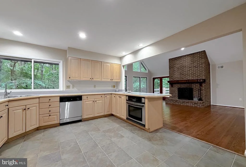 Photo of 8425 MAUSEN LANE