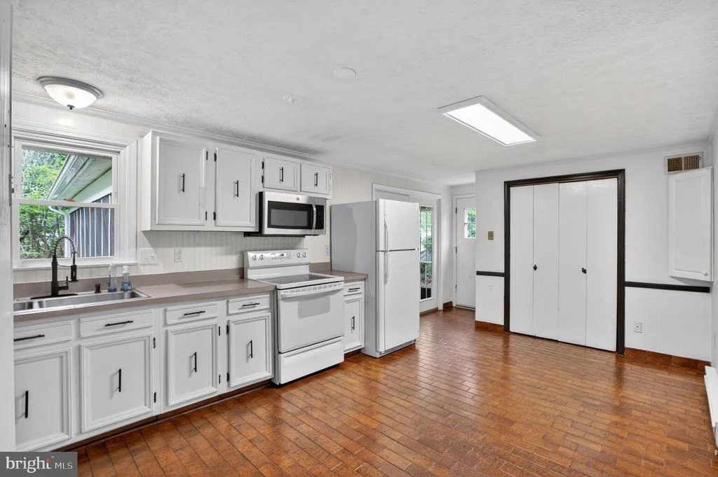 Photo of 9773 EMERALD LANE