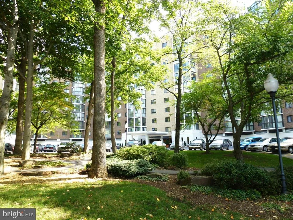 Photo of Unit 2902 at 15107 INTERLACHEN DRIVE