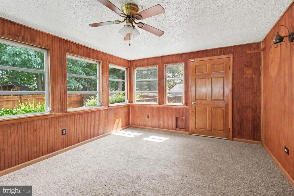 Photo of 737 FOX CHASE CIRCLE