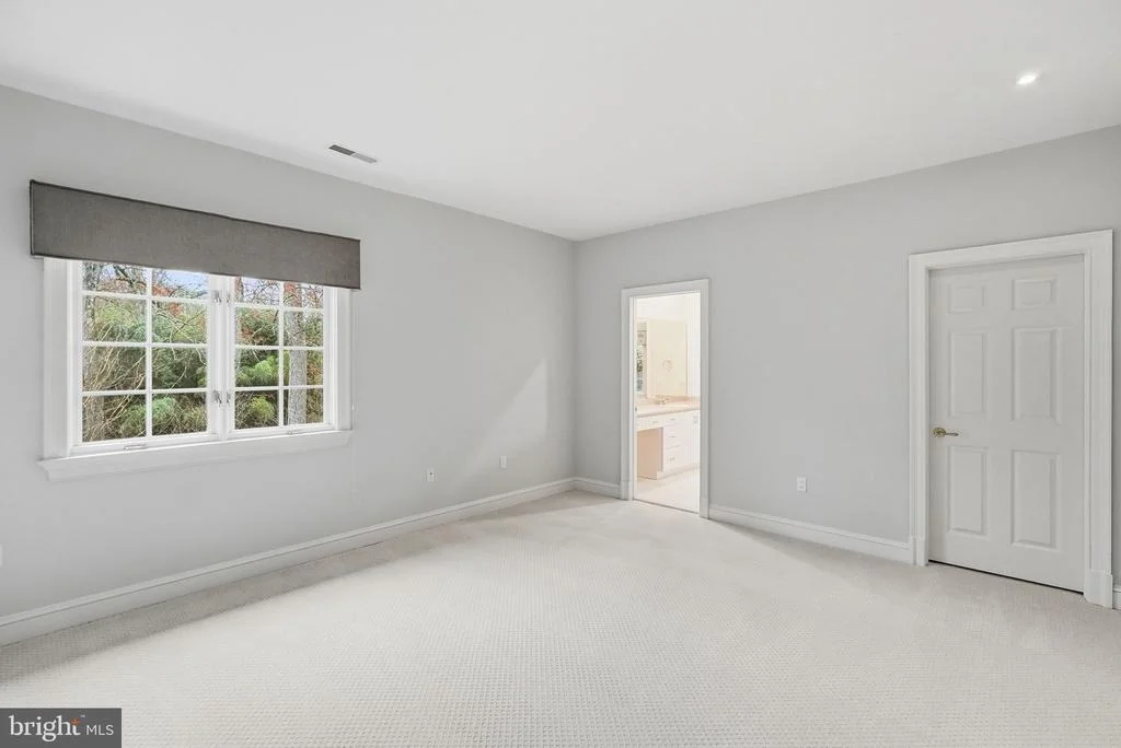 Photo of 904 MACKALL AVENUE