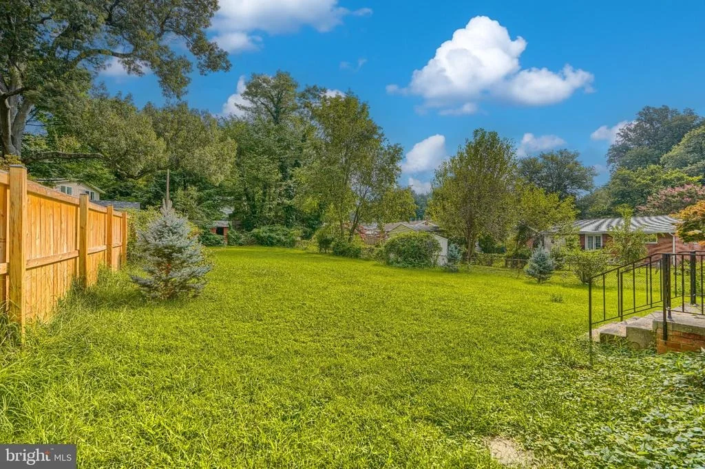 Photo of 11305 MAPLEVIEW DRIVE