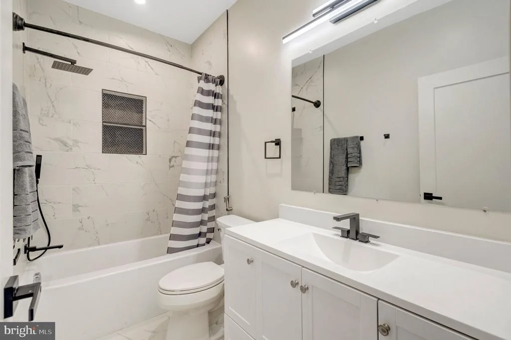 Photo of 8709 YORKSHIRE LANE