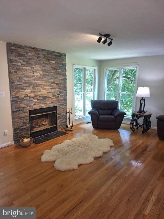 Photo of 100 WINNS CIRCLE