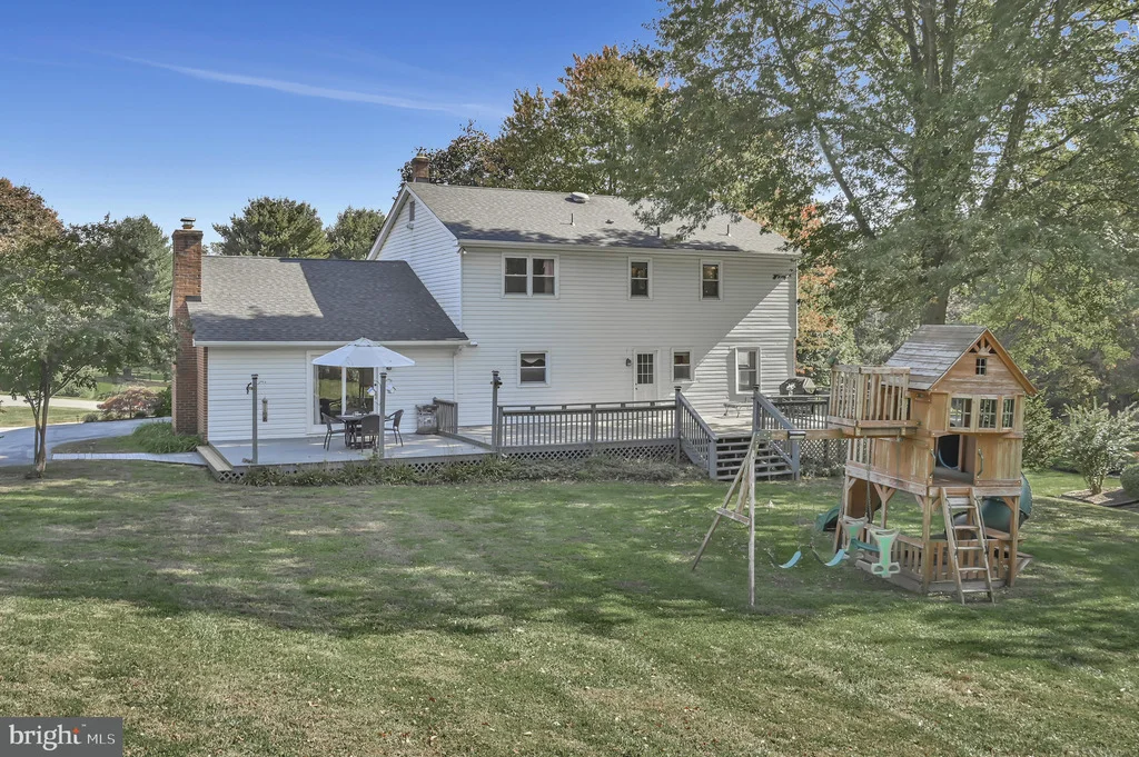 Photo of 19 TENBY CHASE DRIVE
