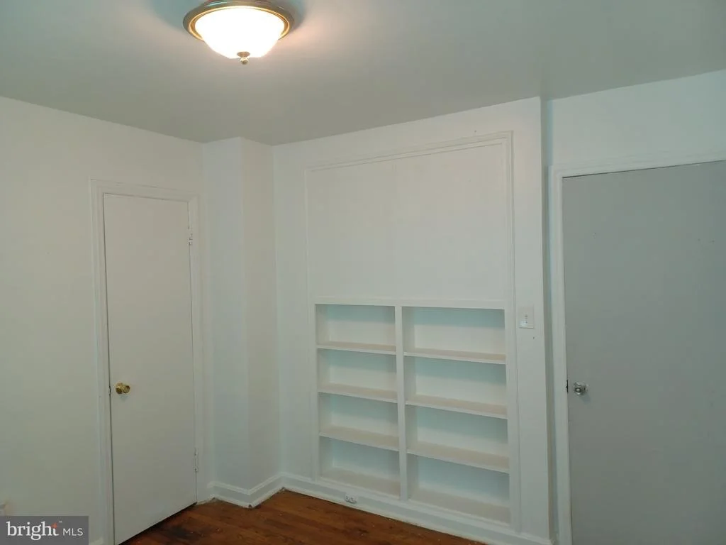Photo of 9723 BRADDOCK ROAD
