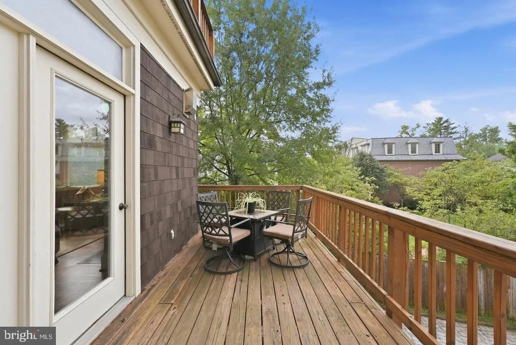 Photo of 4462 MACARTHUR BOULEVARD NW