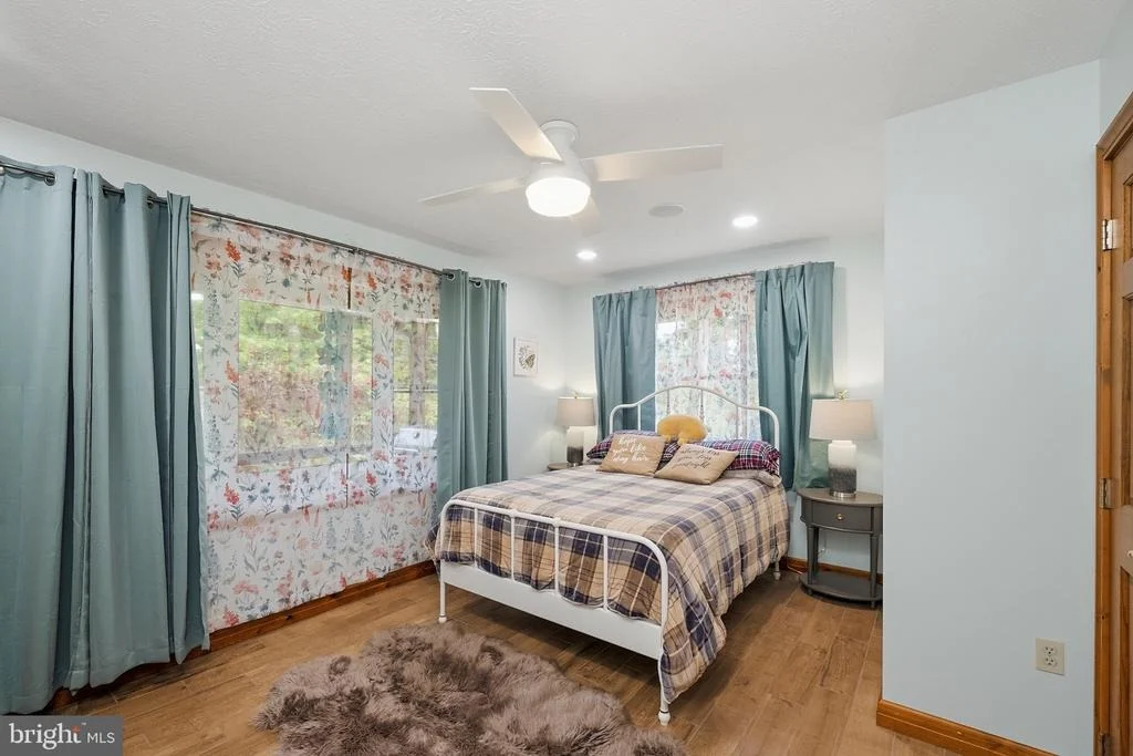 Photo of 607 PIN OAK CIRCLE