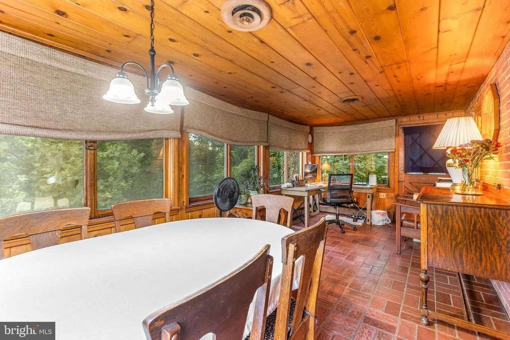 Photo of 5718 LEAF LANE