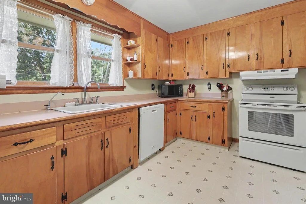 Photo of 2048 BUSTLETON ROAD
