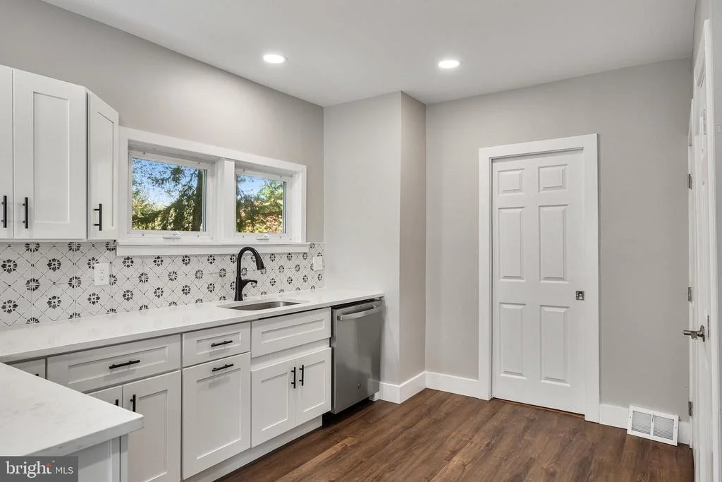 Photo of 16 MOORE AVENUE