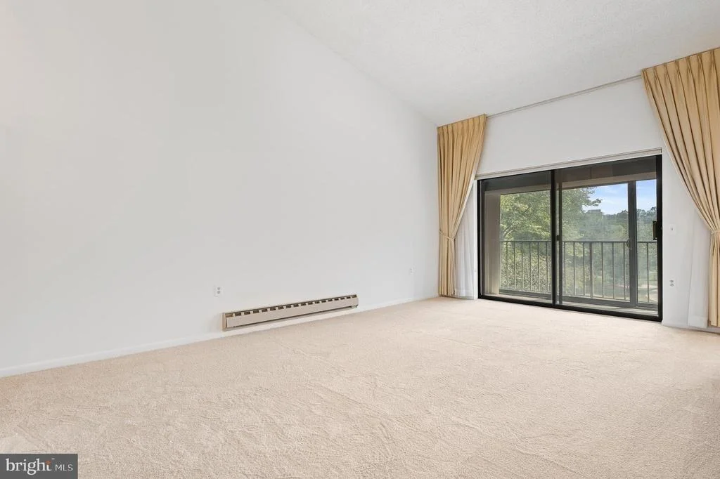 Photo of Unit 863E at 15301 PINE ORCHARD DRIVE