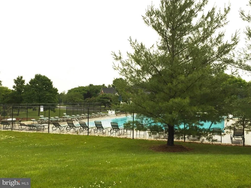 Photo of Unit 2B at 2100 WAYSIDE DRIVE