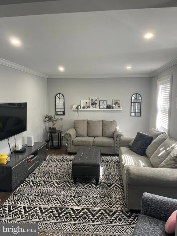 Photo of 2 LEE COURT