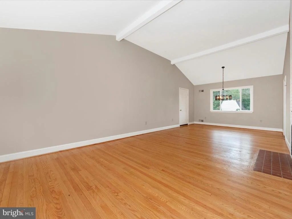 Photo of 19412 MUNCASTER ROAD