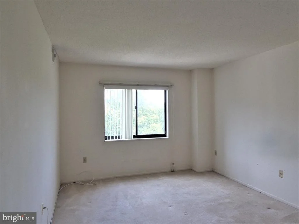 Photo of Unit 1605 at 15101 INTERLACHEN DRIVE
