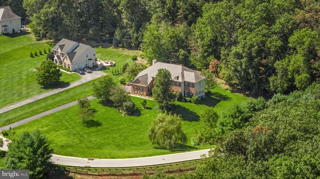 Photo of 915 ZENITH DRIVE