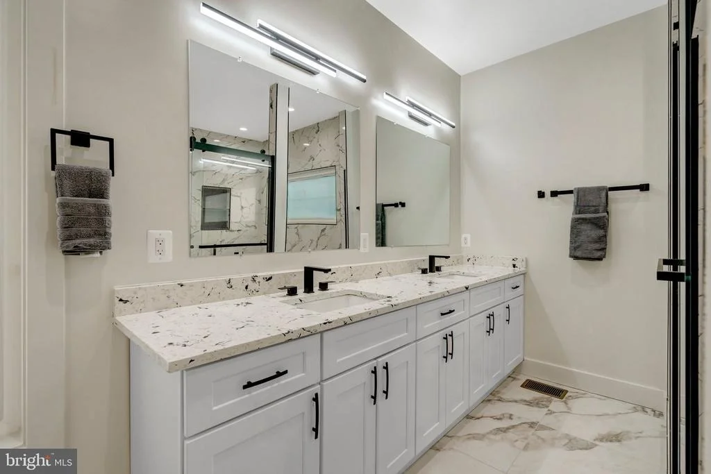 Photo of 8709 YORKSHIRE LANE